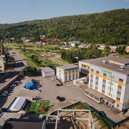 Typton Hotel&Spa Medzilaborce المظهر الخارجي الصورة