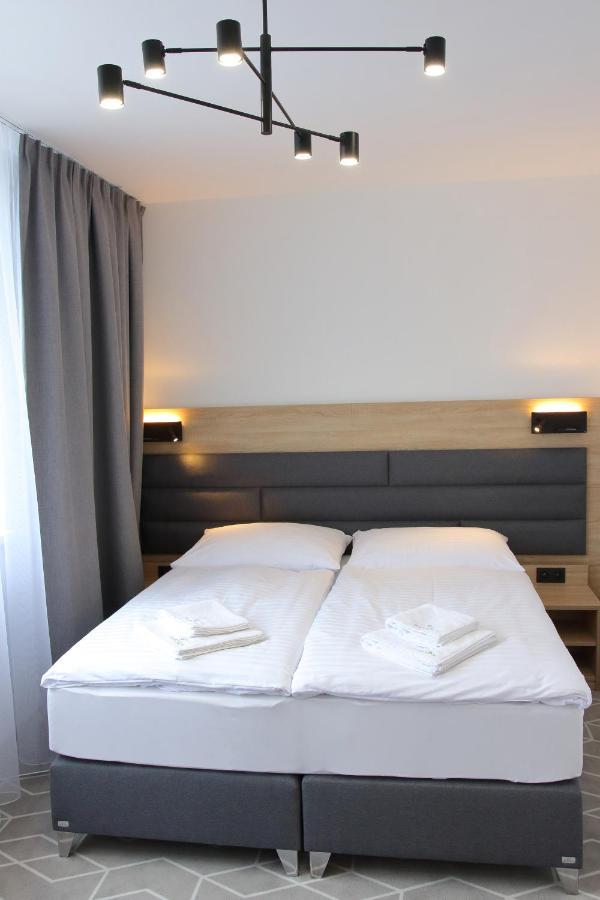 Typton Hotel&Spa Medzilaborce المظهر الخارجي الصورة