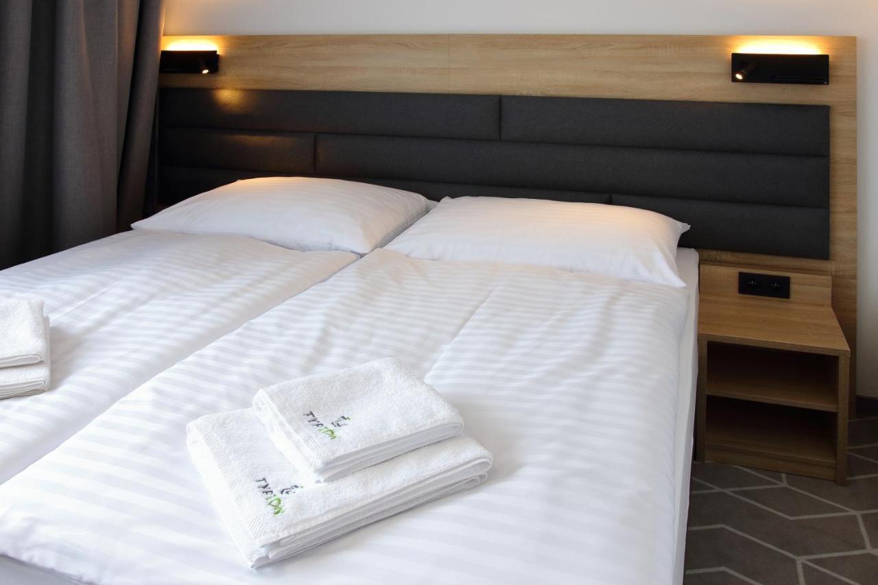 Typton Hotel&Spa Medzilaborce المظهر الخارجي الصورة