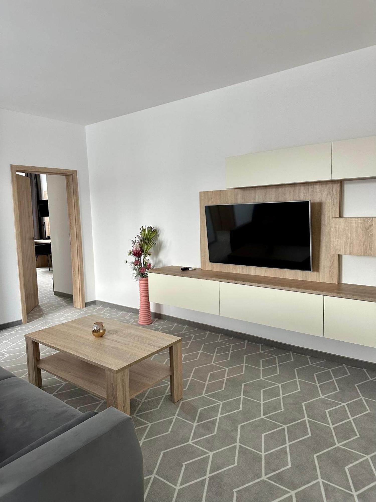 Typton Hotel&Spa Medzilaborce المظهر الخارجي الصورة