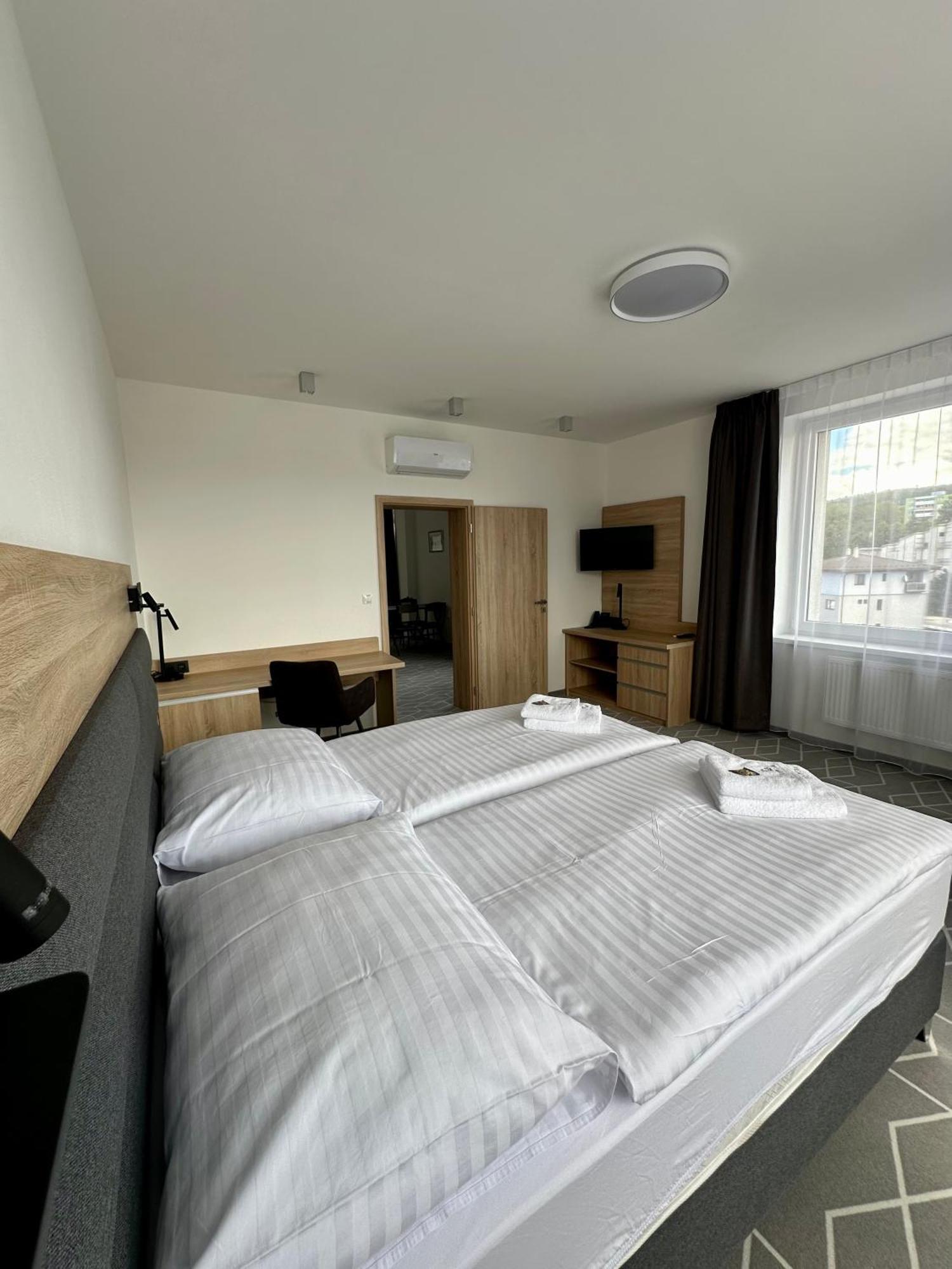 Typton Hotel&Spa Medzilaborce المظهر الخارجي الصورة